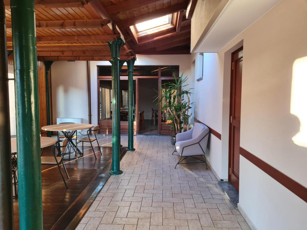 Manfredi Ristorante Con Alloggio Romentino Екстериор снимка